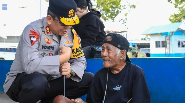 Humanis di tengah Arus Mudik, Kapolda Malut Dekat dengan Warga