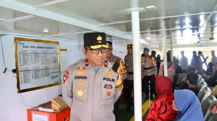 Wakapolda Malut Bangun Kedekatan dengan Masyarakat di Pos Mudik