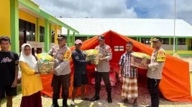 Polres Kepsul Kirim Bantuan untuk Warga Terdampak Bencana di Desa Waisakai