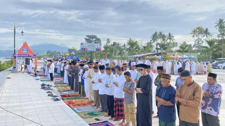 Pimpinan Daerah Muhammadiyah Halsel Gelar Salat Idulfitri di UMKM Milenial Bacan