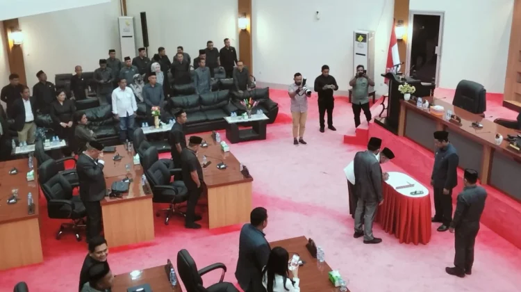 DPRD Haltim Resmi Tetapkan 27 Ranperda dalam Paripurna Propemperda 2026