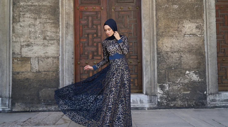 Mengenal Perbedaan Baju Gamis, Kaftan dan Abaya