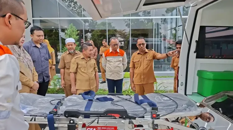 Dinkes Haltim Apresiasi Bantuan Ambulans PT Position untuk RSUD
