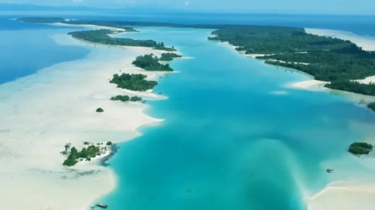 Pulau Widi Surganya Petualang Laut di Selatan Halmahera Indah