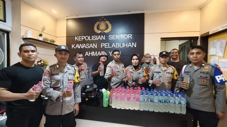 Polsek Pelabuhan Ahmad Yani Amankan Ratusan Botol Cap Tikus