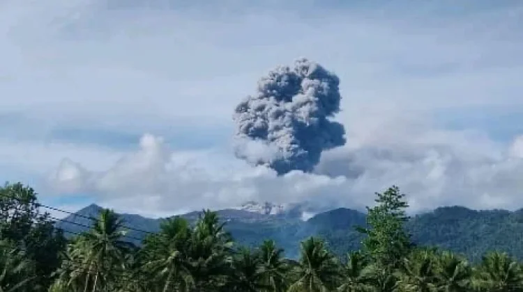 Letusan Gunung Dukono dalam Sehari Terjadi 83 kali