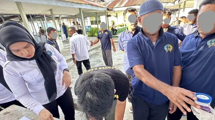Pegawai dan Warga Binaan Lapas Tobelo Jalani Pemeriksaan Urine