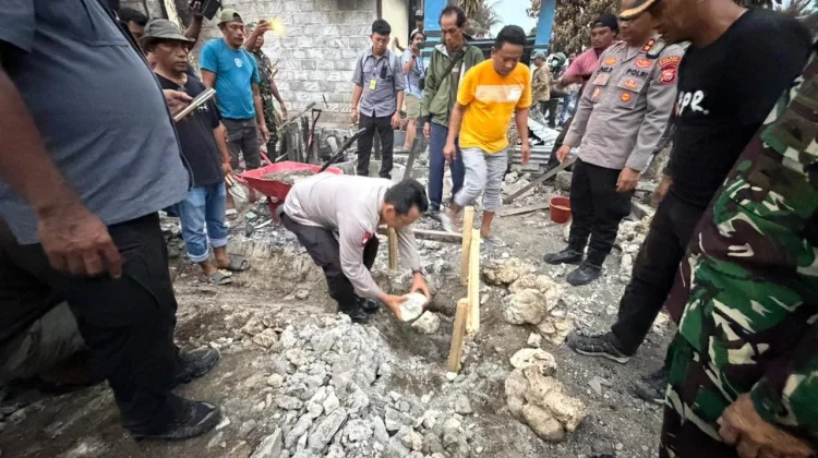 Peletakan Batu Pertama RLH Terdampak Kebakaran di Sibenpopo