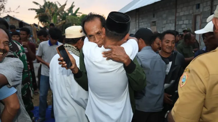 Perdamaian Warga Sibenpopo–Banemo Diliputi  Tangis Haru