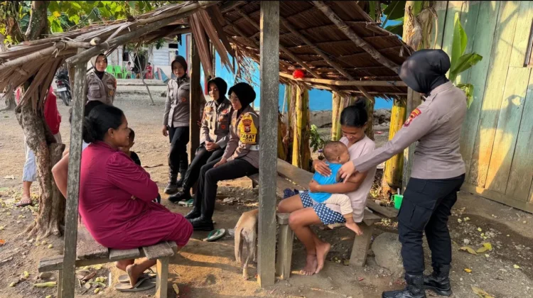 Polwan Halteng Dampingi Warga Sibenpopo Melalui Trauma Healing