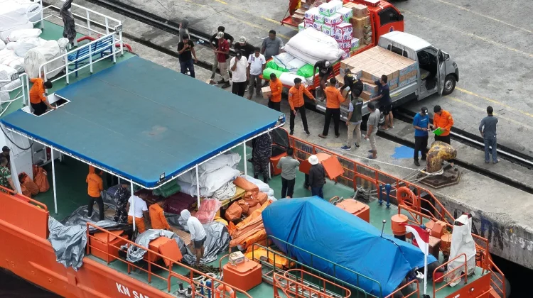 Kapal Pandudewanata Kembali Kirim Logistik Bantuan Wapres RI dan Pemprov Malut