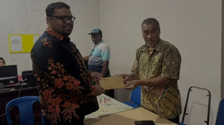 BPJS Ketenagakerjaan Ternate Serahkan Bantuan Korban Gempa Batang Dua