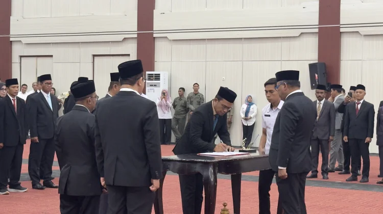 Gubernur Sherly Definitifkan Julys Giscard dan Basyuni