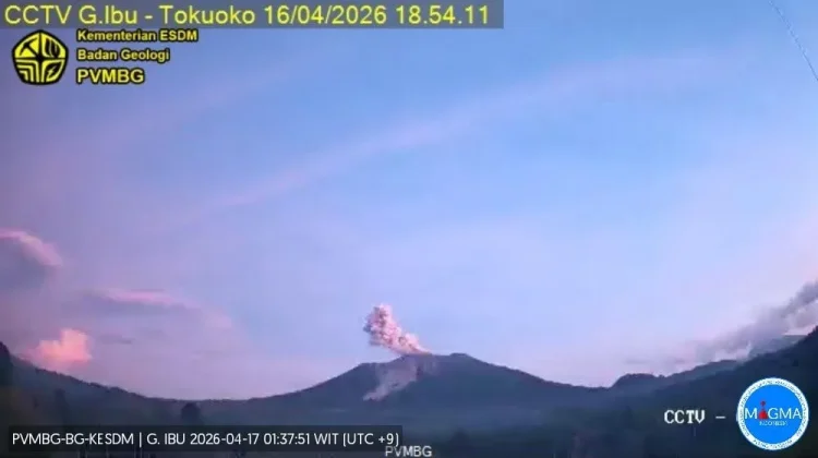 Gunung Ibu Alami Letusan 112 Kali dalam Sehari