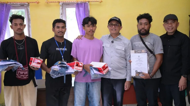 Kadikbud Hadir di Sibenpopo, Bawa Ijazah hingga Seragam Sekolah