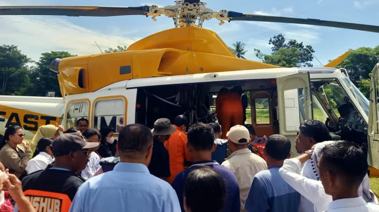 Helikopter NHM Terbangkan Pasien Rujukan Halut ke Manado