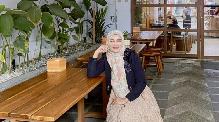 Montaigne dan Seni Memeluk Retak