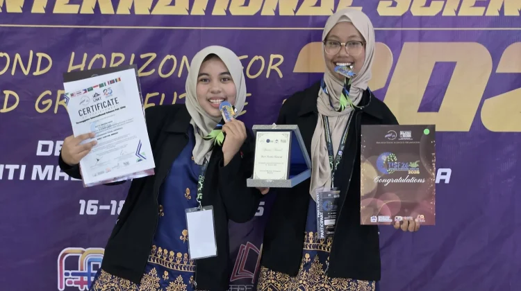 Kadikbud Apresiasi Prestasi Siswi SMAN-2 Haltim di TISF 2026 Malaysia