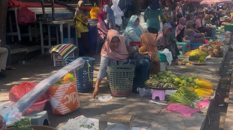 Pedagang di Pasar Higienis Ternate Mulai Ditertibkan