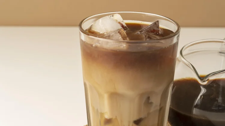 Sering Minum Kopi Susu? Waspadai Dampaknya bagi Tubuh