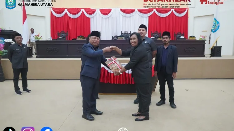 DPRD Halut Serahkan Rekomendasi LKPJ 2025 ke Bupati Piet Babua