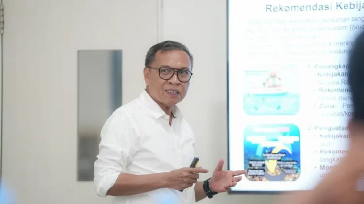 Akademisi Sekaligus Bupati Ikram Bahas Strategi Perikanan RI