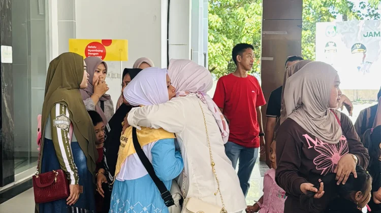 Suasana Haru Iringi Kedatangan JCH di Asrama Haji Ternate