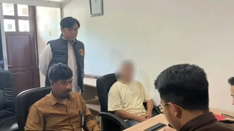 Sat Reskrim Polres Sula Serahkan Tersangka Kasus Pencurian ke Kejaksaan