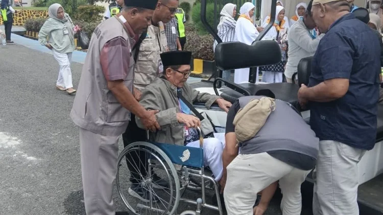 12 JCH Halmahera Tengah Tiba di Asrama Haji Sudiang Makassar