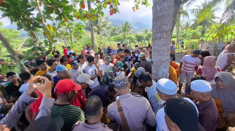 Geger, Seorang Pria di Ternate Ditemukan Gantung  Diri di Pohon Kelapa