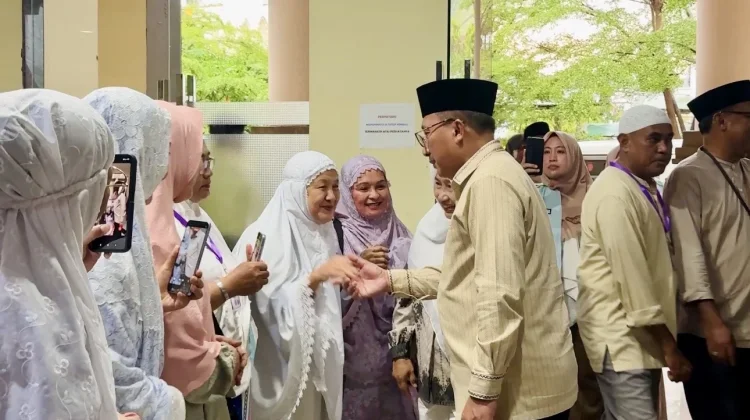 Wali Kota Ternate Tinjau JCH Kloter-15 sebelum Terbang ke Madinah