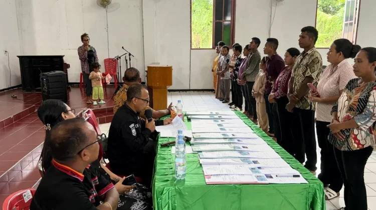 Dukcapil Sula Terbitkan Akta Nikah 16 Pasutri