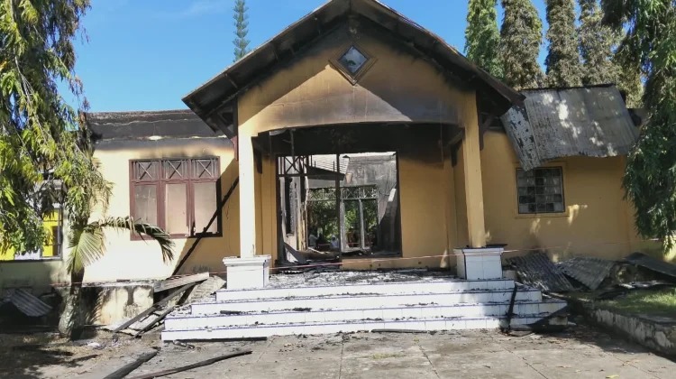 Polres Ternate Perdalam Penyebab Kebakaran SMAN 7 di Moti