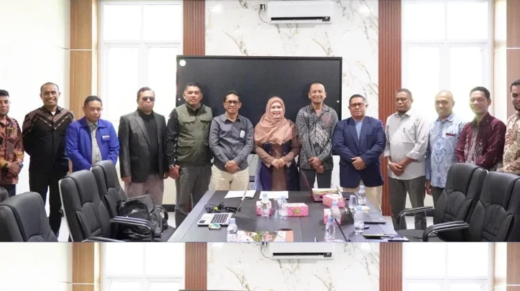 UMMU Kian Melaju, SK Magister Ilmu Politik Diserahkan