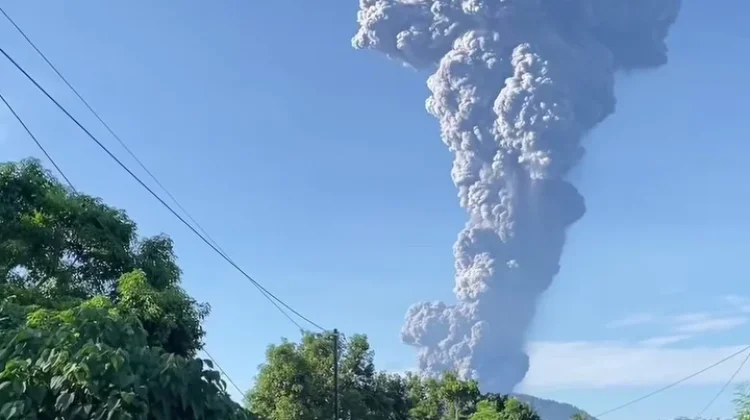 Tim SAR Terus Bergerak Evakuasi Korban Erupsi Gunung Dukono