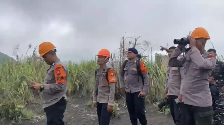 Drone Brimob Malut Deteksi Pendaki Hilang saat Erupsi Dukono