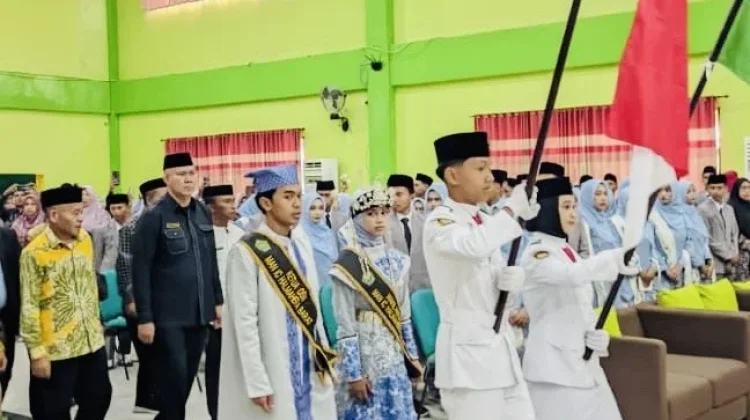 Gubernur Sherly Ajak Lulusan MAN-IC Siap Bersaing Nasional hingga Global