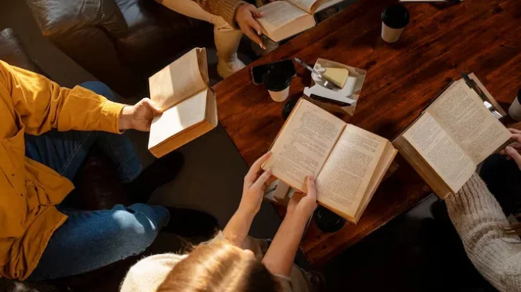 Hari Buku Nasional, Perluas Pengetahuan dengan Membaca Buku
