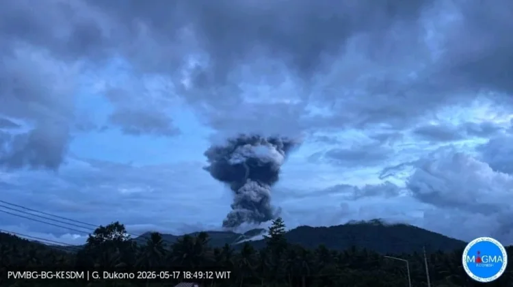 Erupsi Gunung Dukono Semburkan Abu Setinggi 5.000 Meter