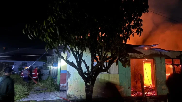 Kebakaran Hanguskan Rumah Warga di Fitu Ternate