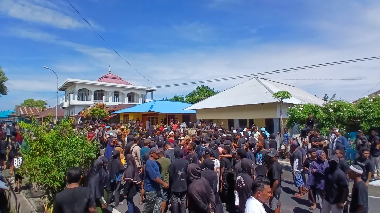 Pemuda Bobo Gelar Aksi, Tuntut Klarifikasi Kesultanan Tidore