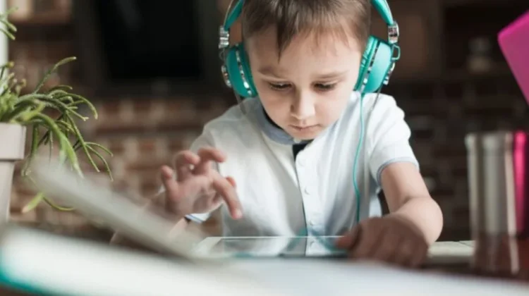 Mengenal Metode Pembelajaran Berbasi Audio (Audio Learning) pada Anak