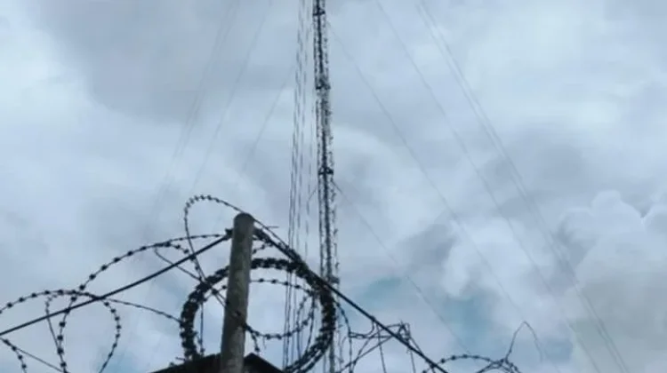 Tower Mini Desa Sil Mati, Warga Keluhkan Biaya Internet Mahal
