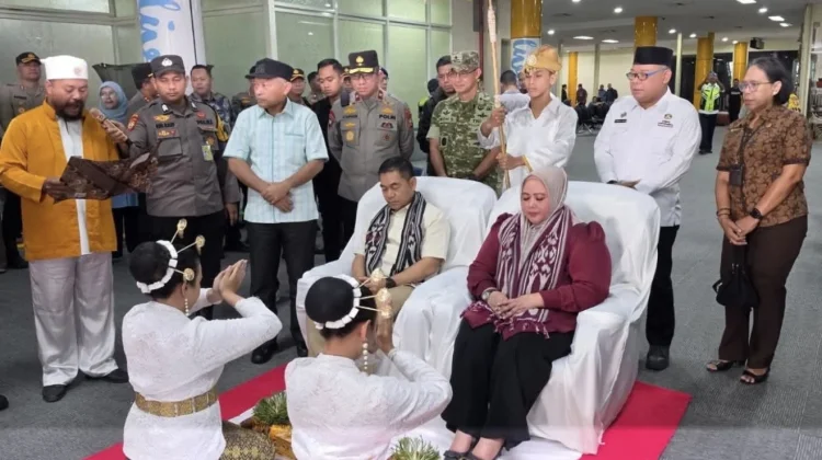 Tradisi Joko Kaha Sambut Kehadiran Kapolda Baru di Ternate