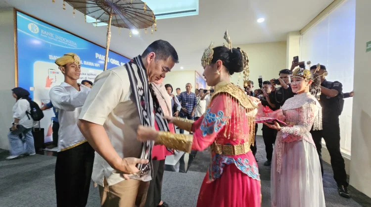 Kapolres Ternate Sambut Kedatangan Kapolda Baru di Bandara Baabullah
