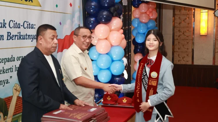 Wali Kota Ternate Dorong Lulusan Santa Theresia Berkarakter