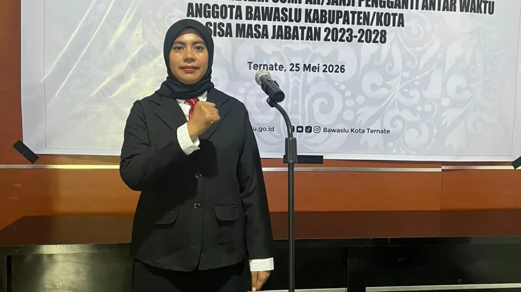 Putri Nurdiana Dilantik Jadi Anggota PAW Bawaslu Ternate