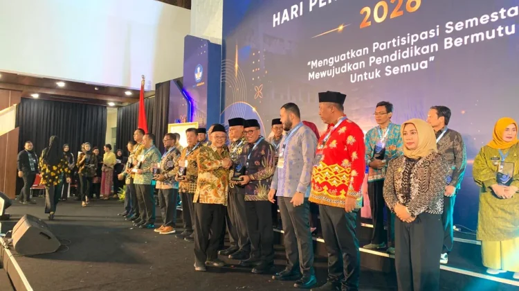 Pemkot Ternate Raih Penghargaan Nasional Validitas Data Pendidikan