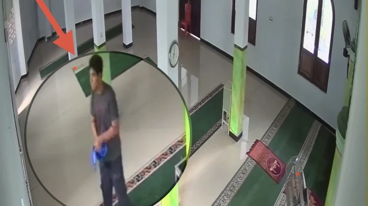 Pembobol Kotak Amal Masjid Terekam CCTV di Ternate Selatan Diburu Polisi