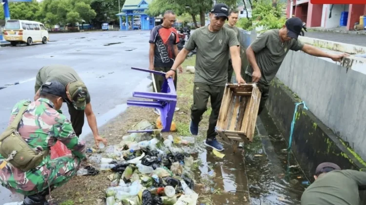 Kodim 1505 Tidore Gelar Aksi Bersih Lingkungan Bersama Koramil